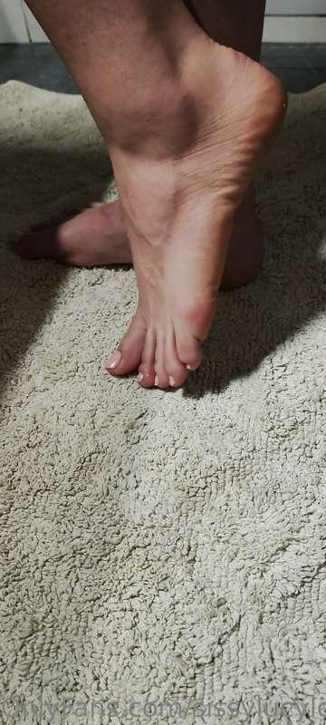 Feet loverz i also think about you sometimes! 😜🥰