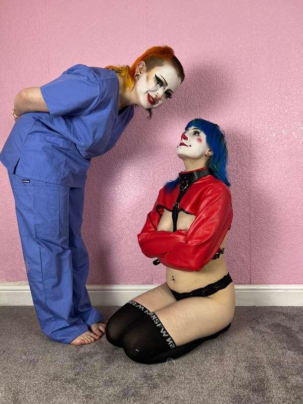 with blaire  #clown #clowns #clowngirl  #fetish #cute #bluehair #british #english #scottish #asian #alt #girlgirl #altgirl #alternative 