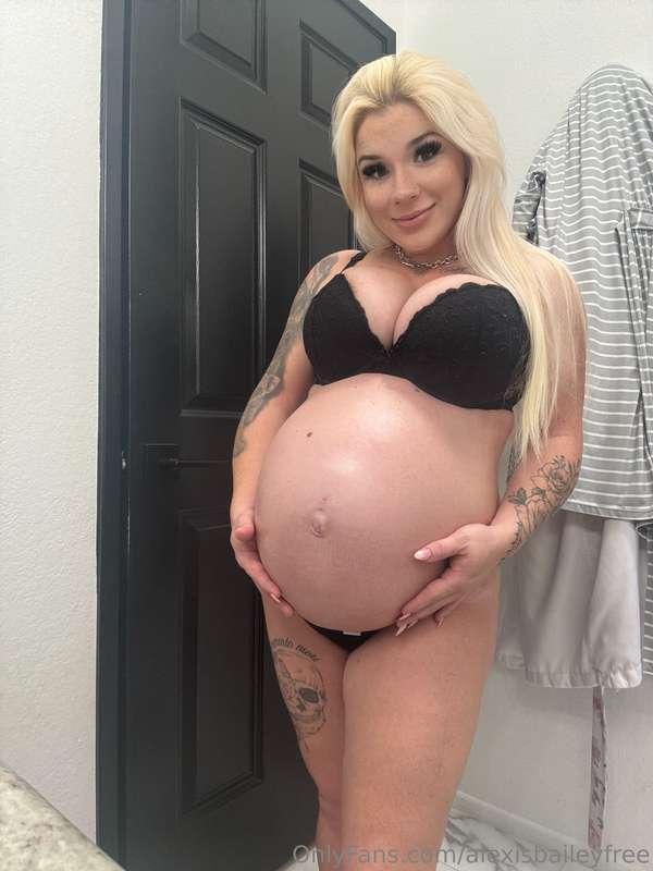 Lots of new faces here! All my XXX content is at @alexisjoba..