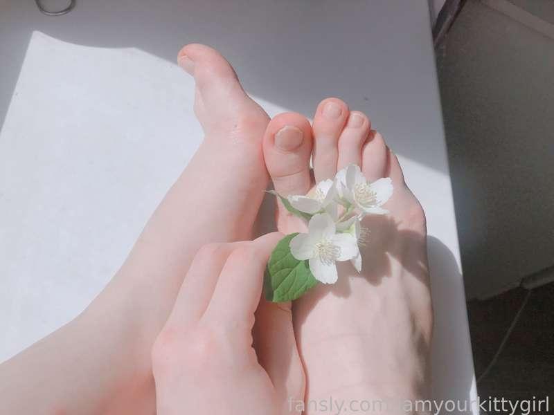 iamyourkittygirl image #1