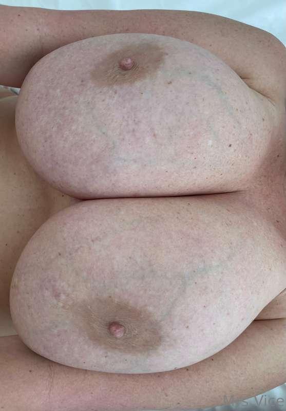 Tits finally Friday y’all! 😜👏🏼