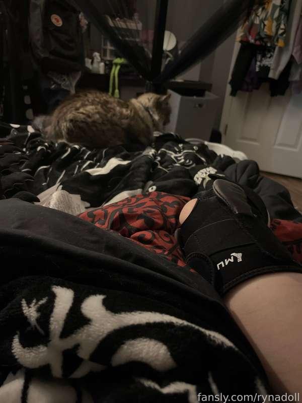 guess who has hurt her leg, i will be out of commission for a few days but i have scheduled posts 🖤