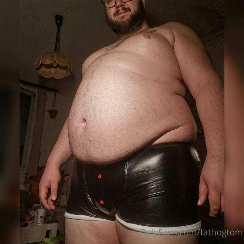Arrived little late.
Still I'm the fatass leather Santa 😈🐷