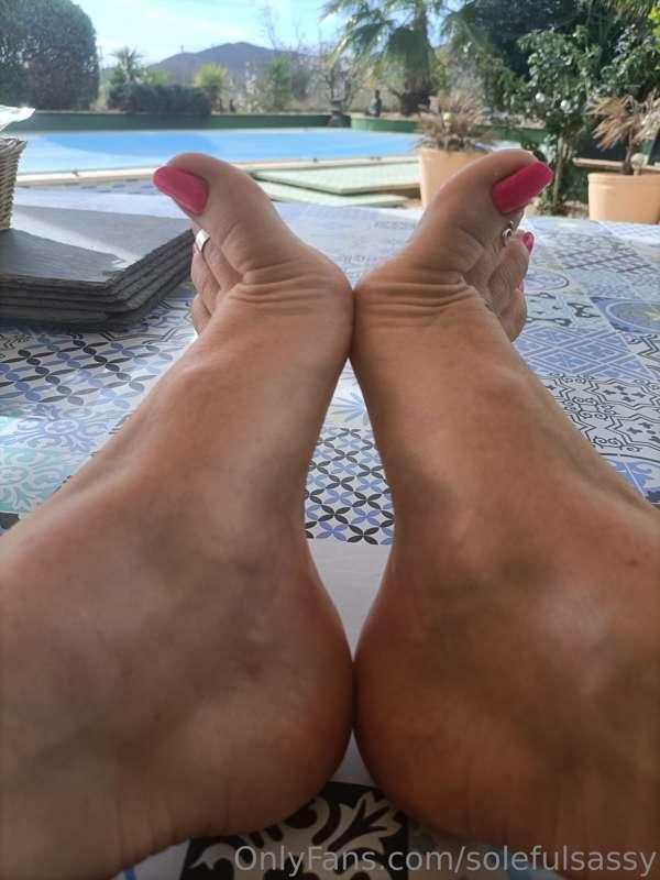 Pretty in pink! 💗💗💗 Fancy a lick or suck? 😜