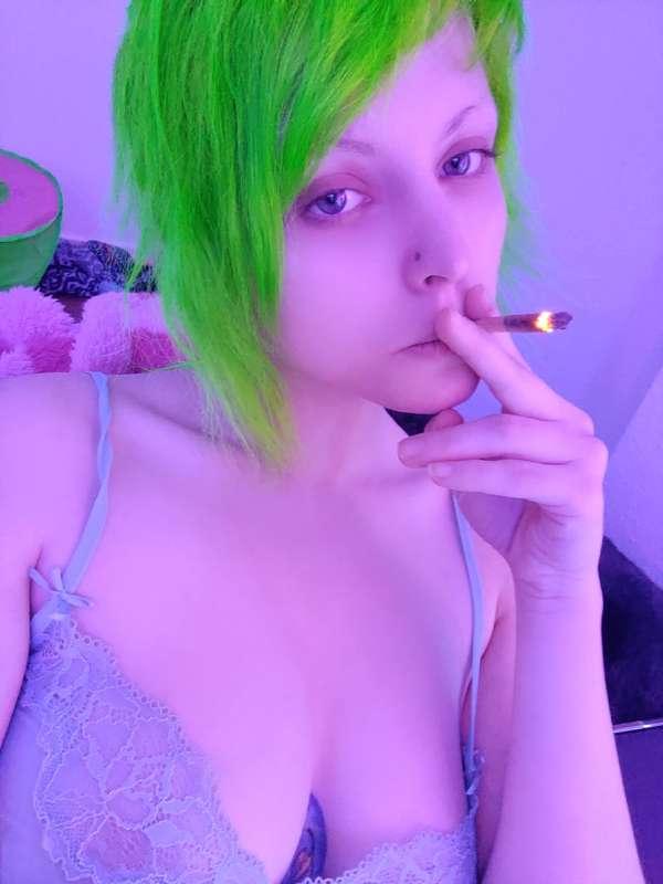 an afternoon hit never hurt anybody :3
