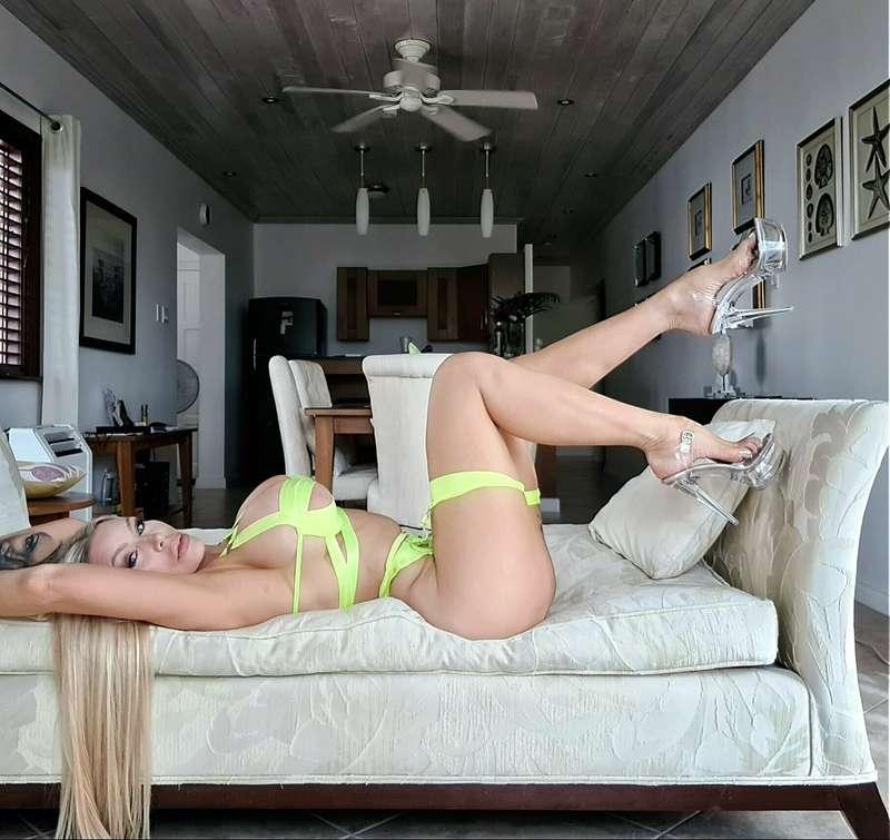 Want it sooo bad rn 🍆😈