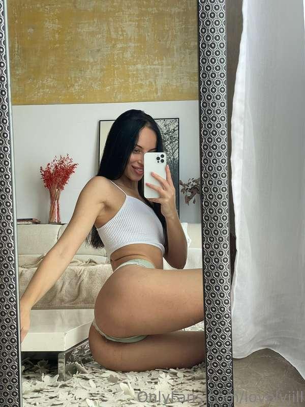 So… do you like what you see? 😉 Every curve, every angle, ma..