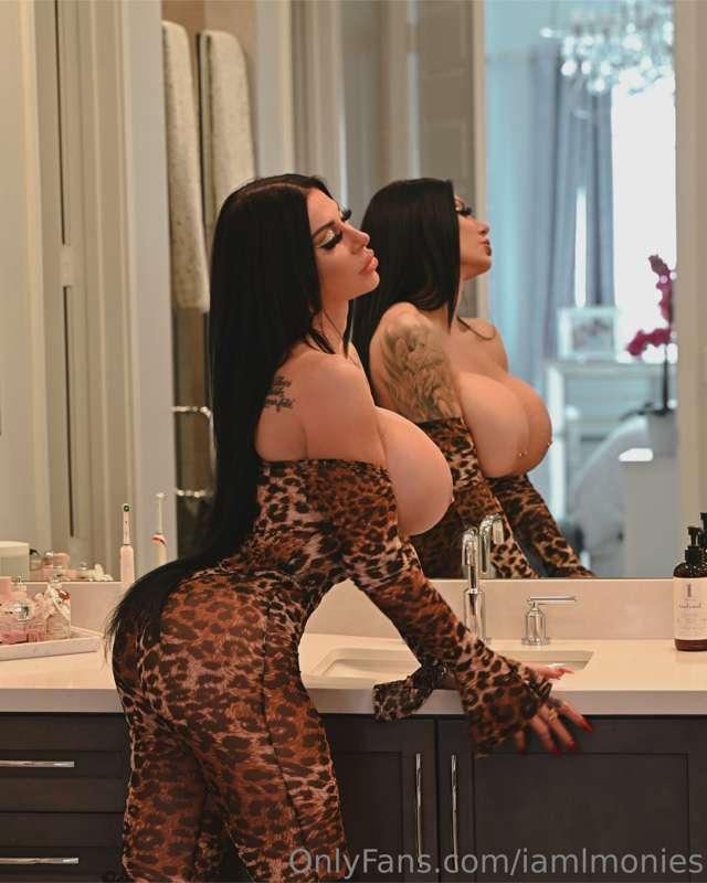 Swipe and tell me which is your favorite! 😘