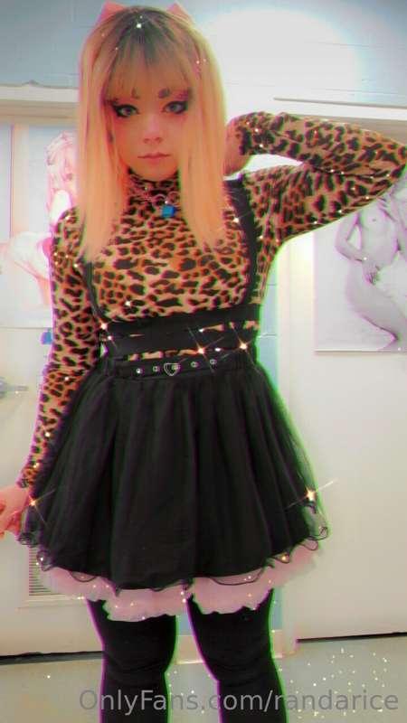 renew crew reward photo going out later today⭐✨ and new pics..