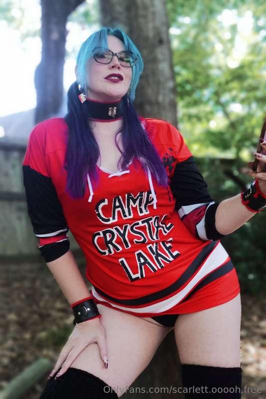 I’m practicing my naughty camp counselor… do I make the 🔪?