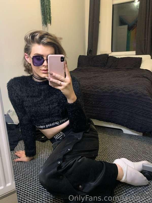 I wish someone would take me out on a date 🤍🖤