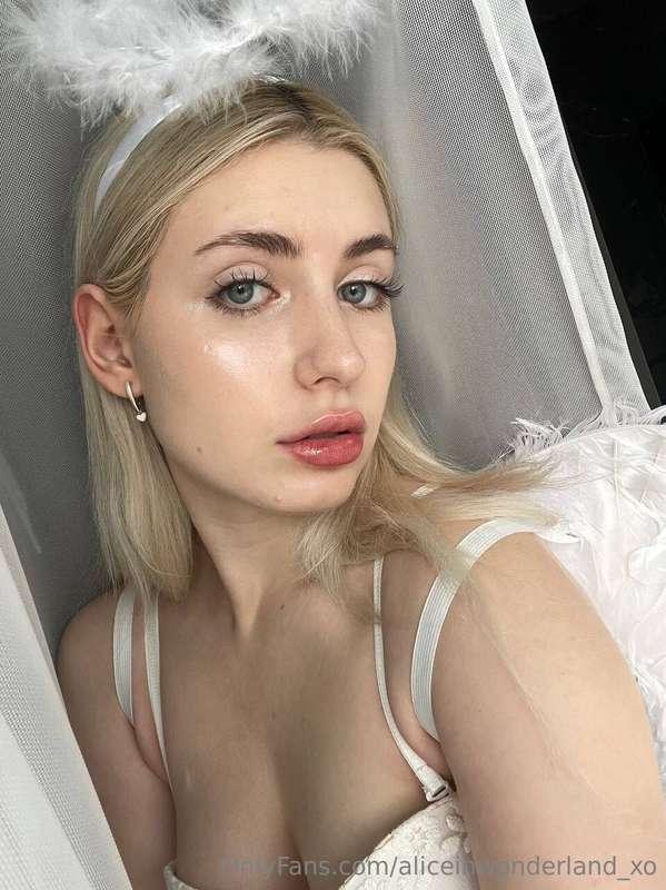  I'm going for the most innocent Halloween look possible thi..