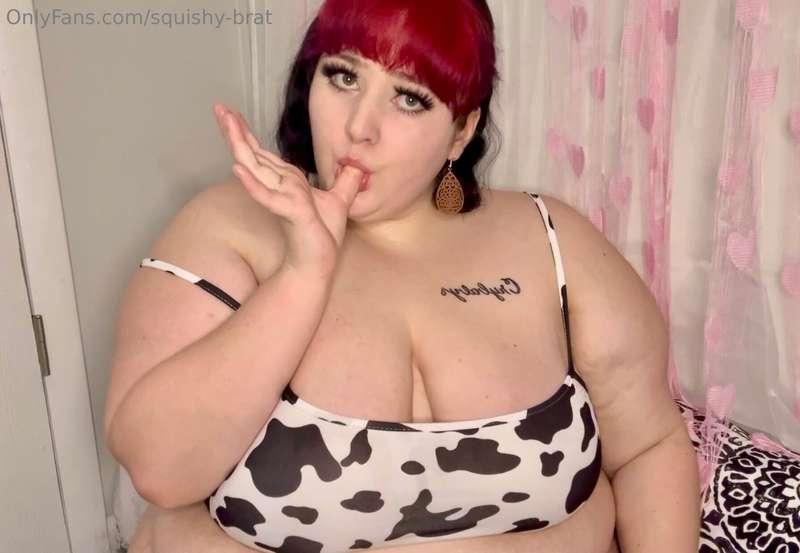 A Dozen Donut snack 🐮❤️