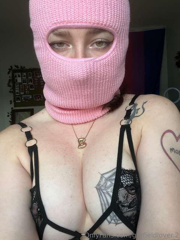 the mask makes my eyes pop 😉