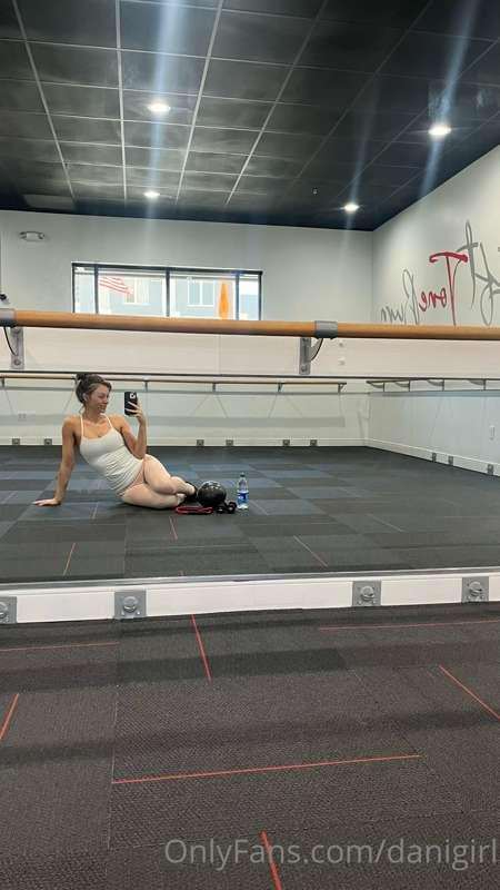 One of my favorite exercise classes ☺️ Barre!

Barre fitness..