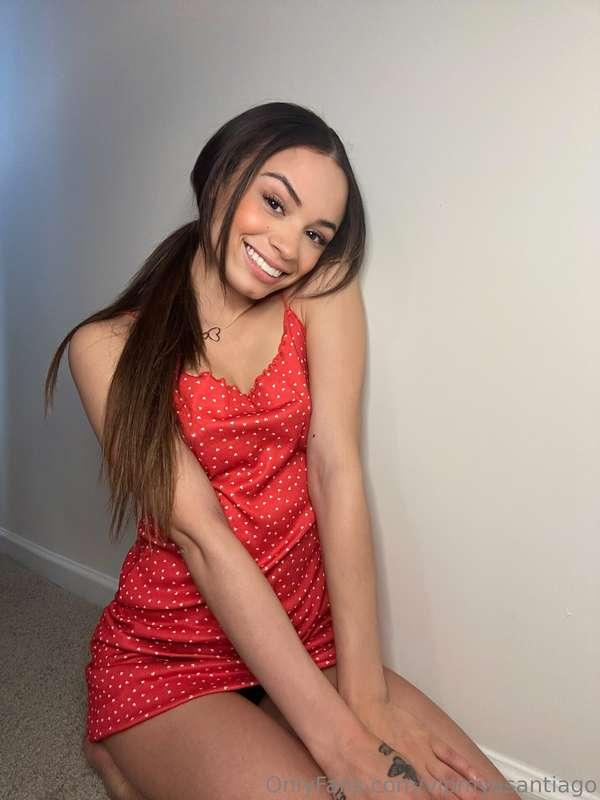 Don't look at the caption silly, look at me.