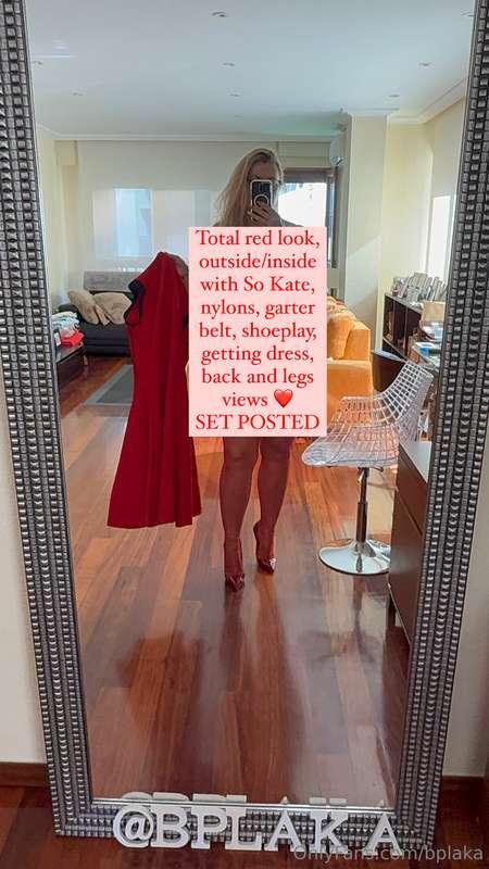 Total red look, outside/inside with So Kate, nylons, garter ..