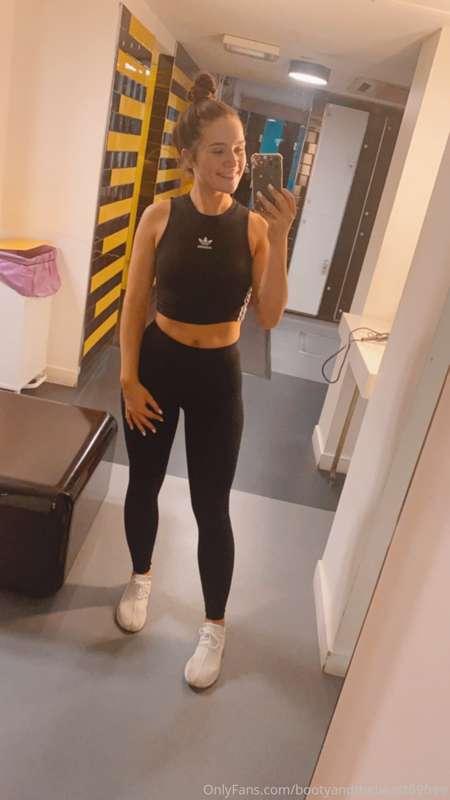 Are you into sweaty gym girl content? 😈