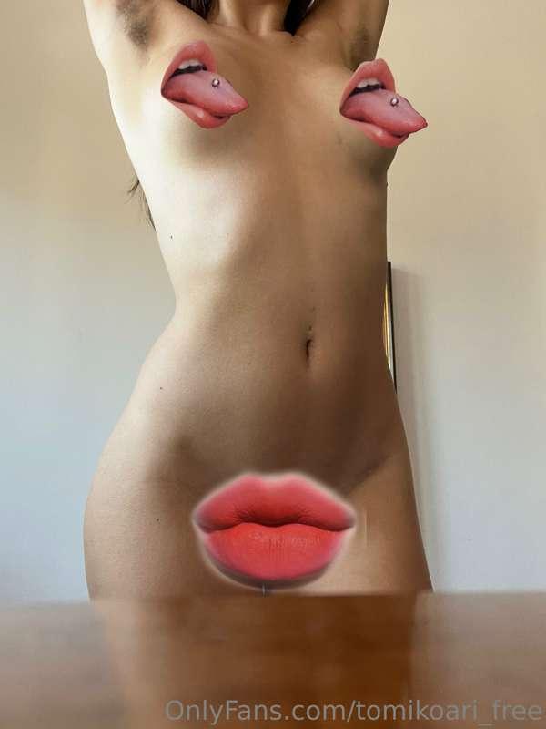 Kiss or lick? 👄👅