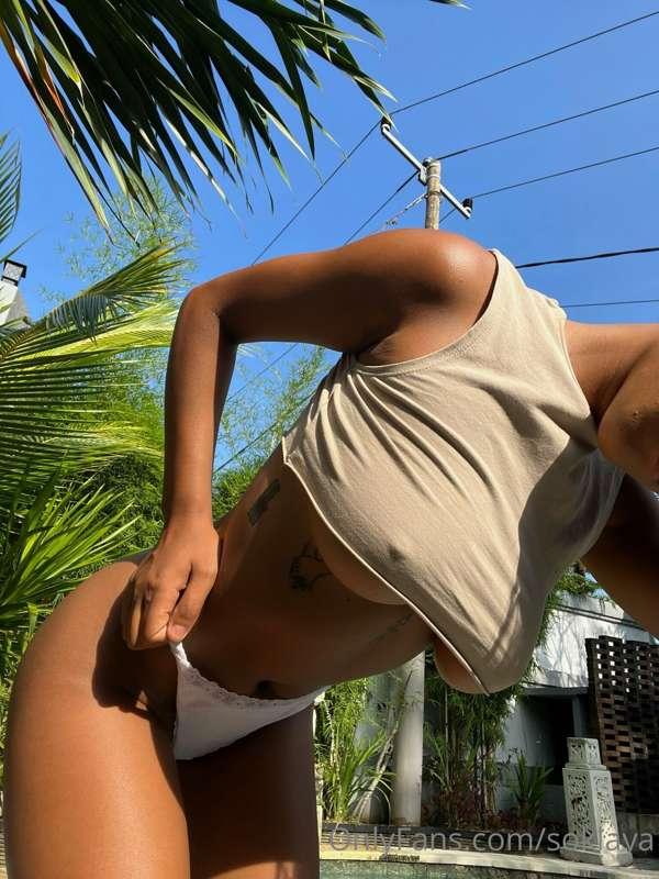 You enjoying your week so far? 💕