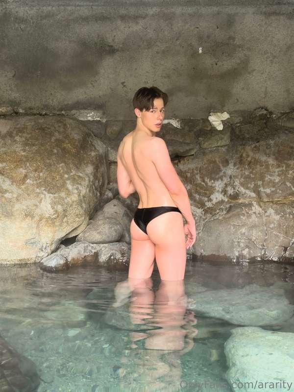 Femboys be putting the hot in hotspring ❤️‍🔥