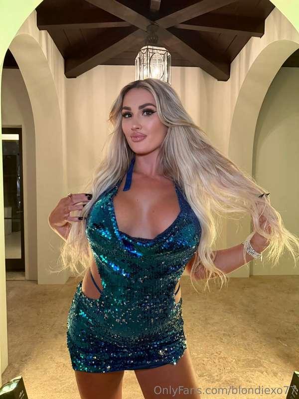 Do you like my dress? 💎