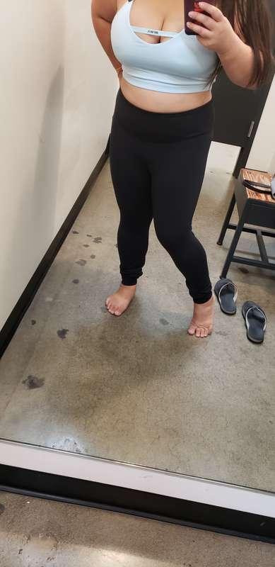 #fittingroomfun trying on different sports bra...😋💕 #bbw #as..