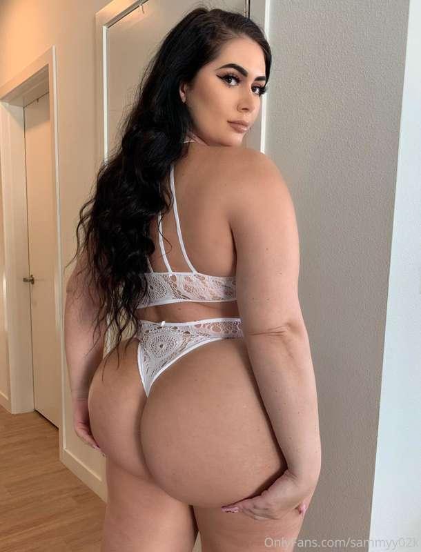 Starving for touch. 🤤
