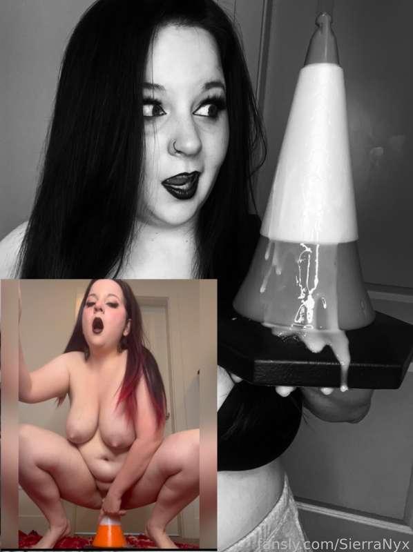 Have you seen my traffic cone video? 

Message me for it or find it in my solo videos tab ❤️

#chubby #thick #bbw #mommy #milf #mombod #curvy #bigtits 
