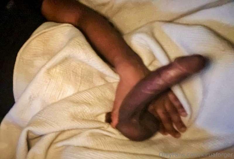 random dick pics you'd get late at night from bf Kil 🫶🏾