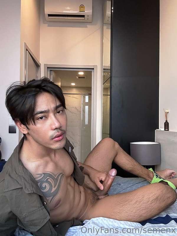 🔥😜catch me in bed Spill the semen on my bedจับผมทอกควย อมเลี..