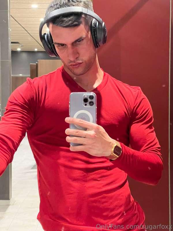 Who comes with me to the gym and then we do cardio together?..