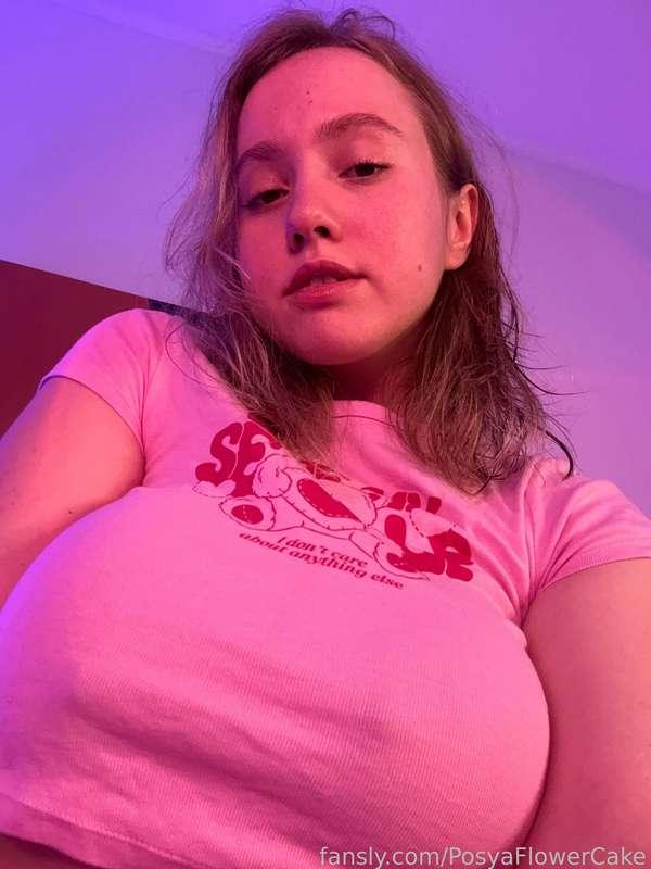 don't you think this t-shirt is too small for me?


#pink #cute #soft #cozy #naughty #bratty #blonde #babyface #chubby #nerd 