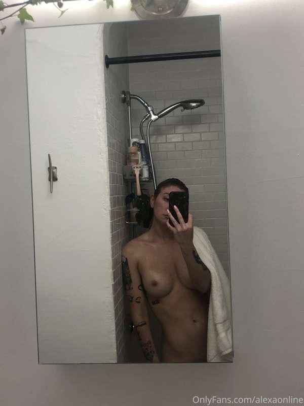it’s taken everything in me to not hit up old booty calls la..