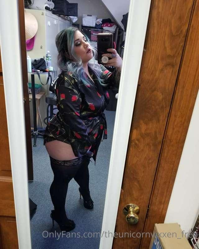 you come to the door and see me  dressed like this ... what ..