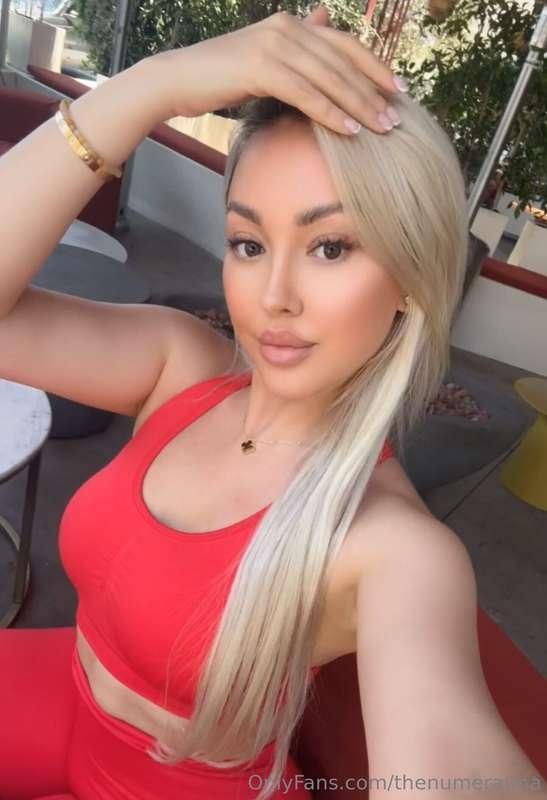I hope to see you all at my LIVE FRIDAY at 7 PM! 🥰