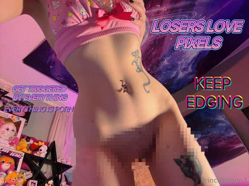 pixels > sex 😵‍💫🌈