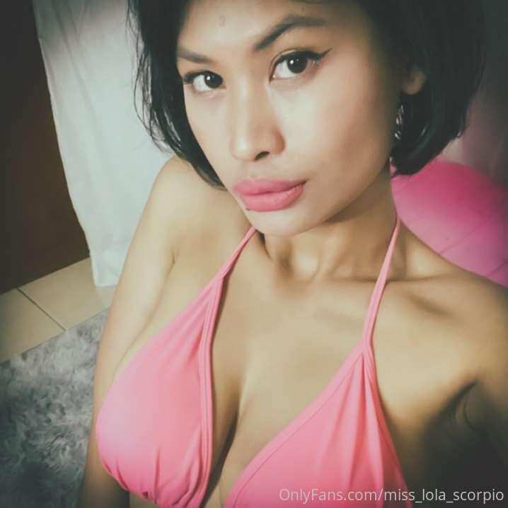 its my new bikini. pink, look cute right ? 😘

anyway because..