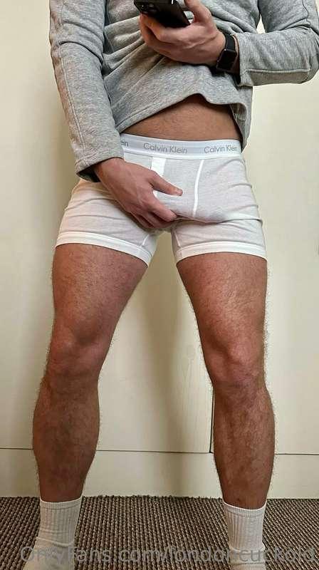 😍 love my boyfriend’s morning bulge
