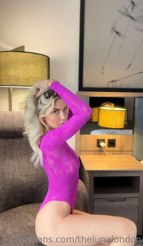 I have a sexy surprise for you! 😊 DM me to receive it 😉