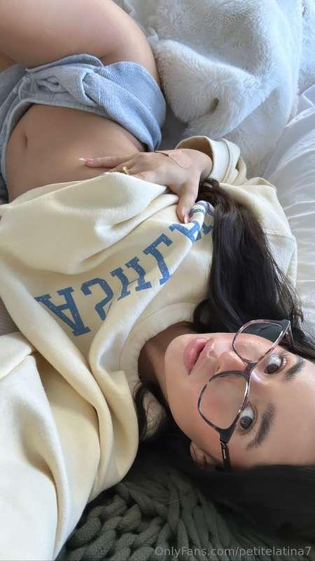 wanna get a little cozy with me papi? 😏 let me know in the m..