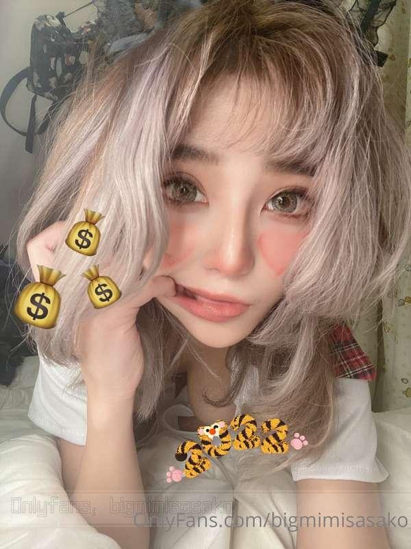 2022嗷嗚🐯 初一要開年啦💓 新年快樂哦   希望大家同我一樣保持天真爛漫嘅心境(≧∇≦)   🥺亦祝我自己生日快樂🧀..