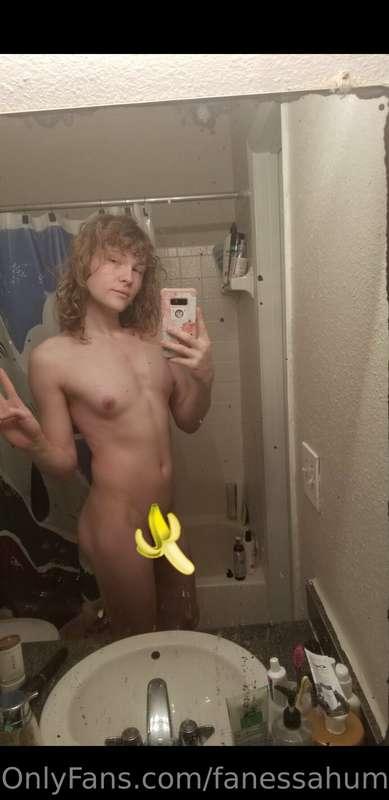 The mirror is dirty so that I find it more relatable😌😌