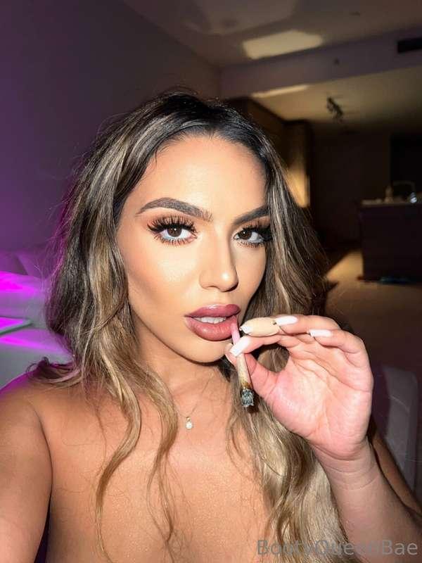 I just wanna smoke & fuck