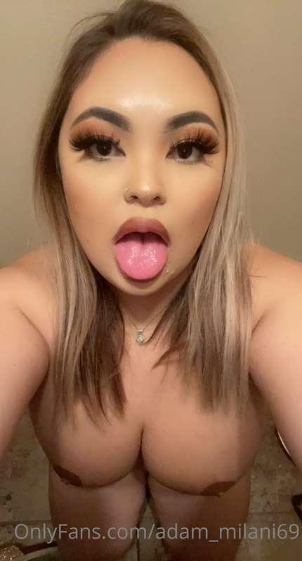 Can you make me cum HARD? Slide into my DMs💋