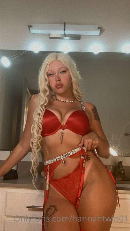 Hey daddy, tell me what’s your favorite pose ❤️🥰🍑🔥