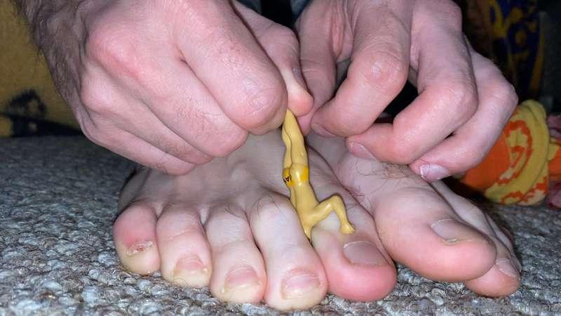 deanfeetmacro image #0