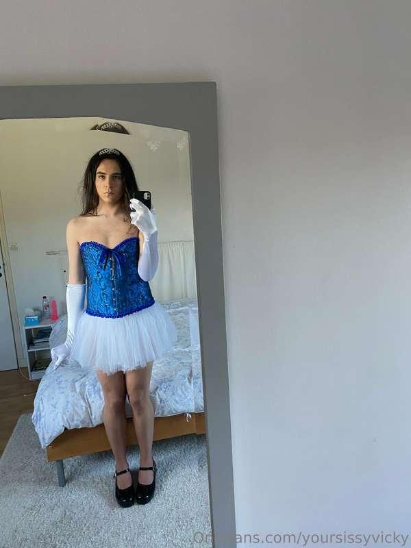 yoursissyvicky image #1