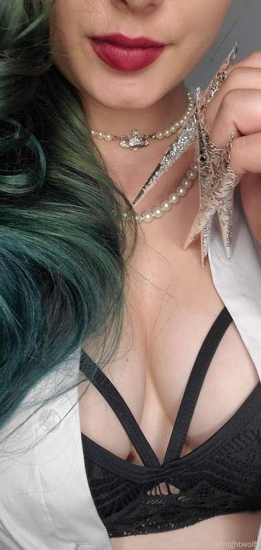 Won't you come play? I only bite often 😍🥵