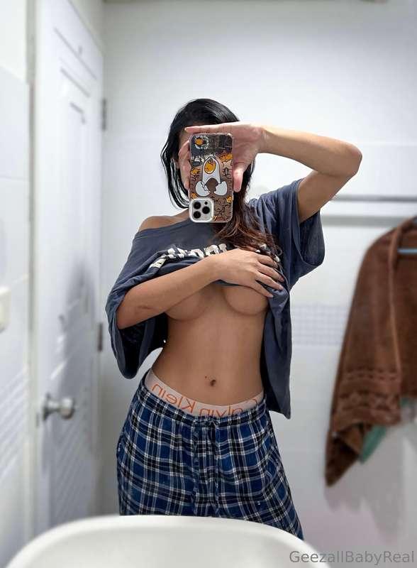 Boring 🥱 .. Or .. Horny 🤔😋